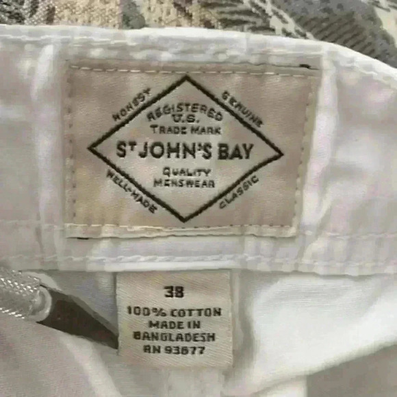 St John’s Bay shorts NWT - Picture 4 of 5